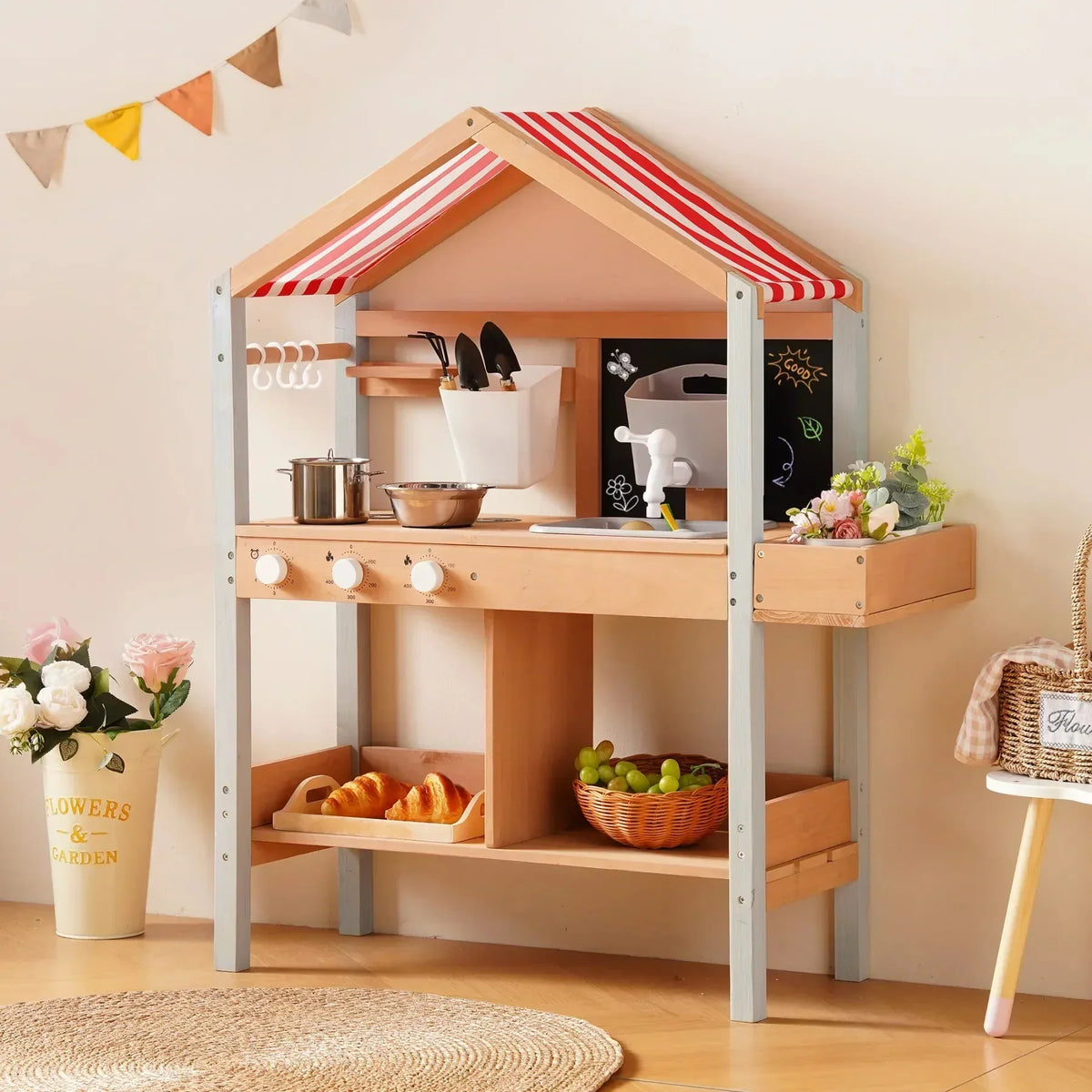 Wooden Outdoor Mud Kitchen For Toddlers
